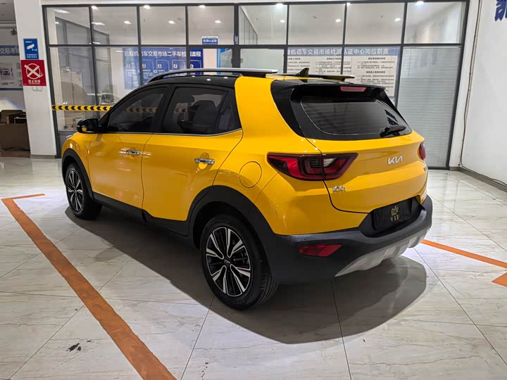 Kia KX1 2021 2021款 1.4L CVT趣享天窗款