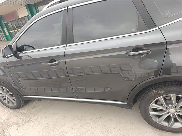 Roewe RX5 2023 2023款 PLUS 330TGI 自动领潮智惠版