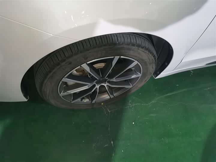 Geely Emgrand GT 2021 2021款 1.8T 领航版+
