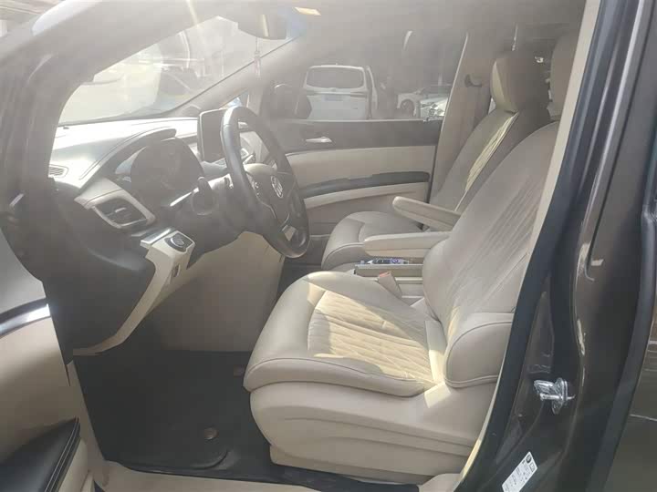 Buick GL8 ES 2023 2023款 改款 陆上公务舱 豪华型