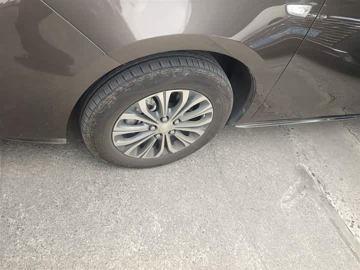 Buick GL8 ES 2023 2023款 改款 陆上公务舱 豪华型