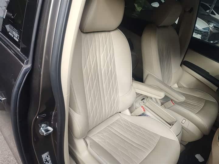 Buick GL8 ES 2023 2023款 改款 陆上公务舱 豪华型