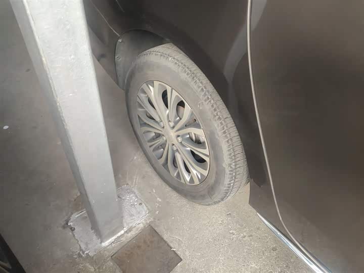 Buick GL8 ES 2023 2023款 改款 陆上公务舱 豪华型