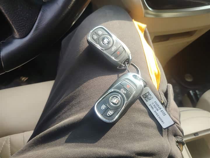 Buick GL8 ES 2023 2023款 改款 陆上公务舱 豪华型