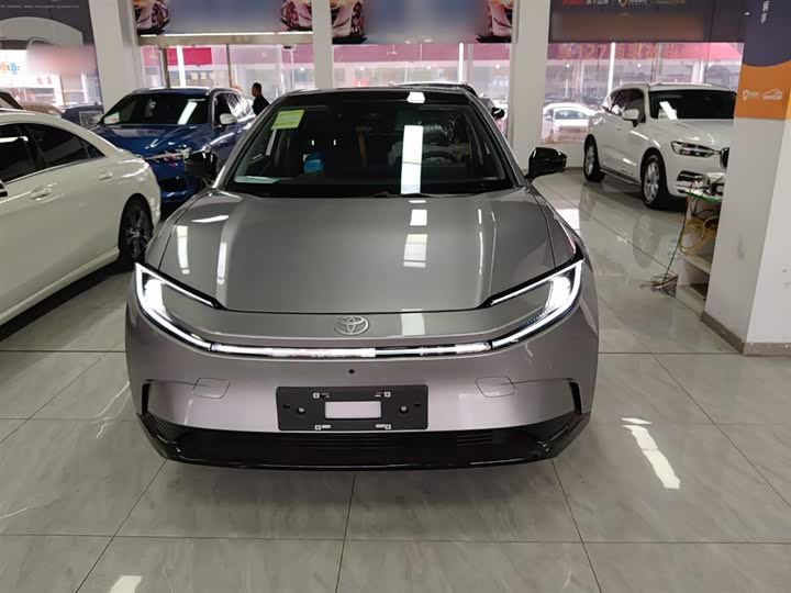 2025 Toyota bZ5