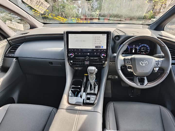 Toyota Alphard 2025 2025款 双擎 2.5L 尊贵黄金版