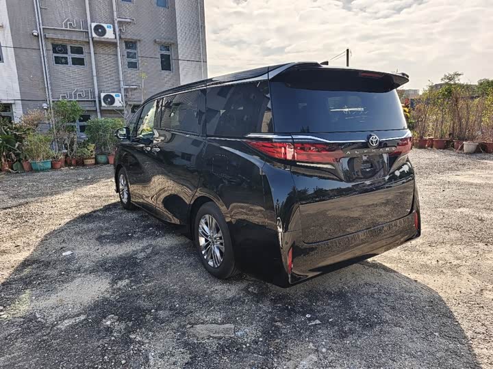 Toyota Alphard 2025 2025款 双擎 2.5L 尊贵黄金版