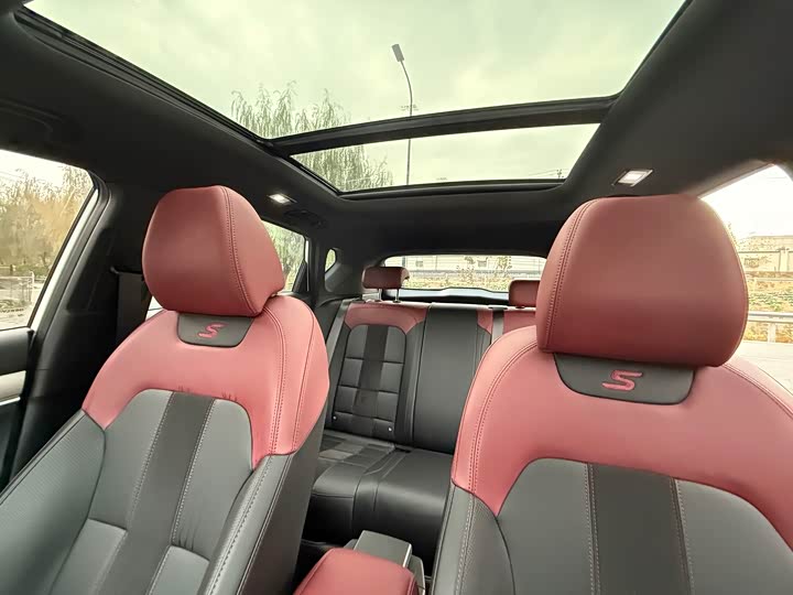 Geely Coolray Hybrid 2022 2022款 1.5T ePro 85KM星耀版