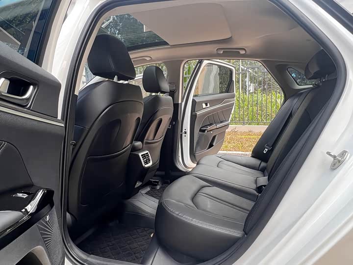 Kia K5 2021 2021款 380T GT-Line 旗舰版