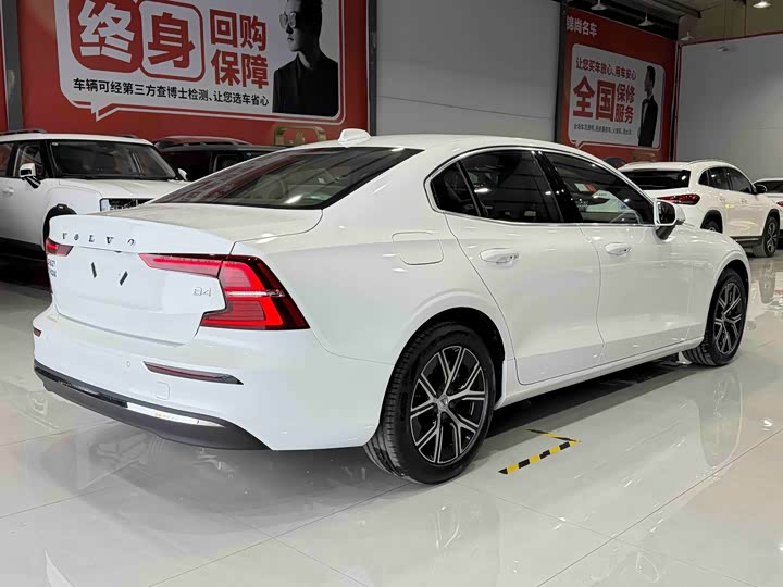 Volvo S60 2026 2026款 B4 智逸豪华版