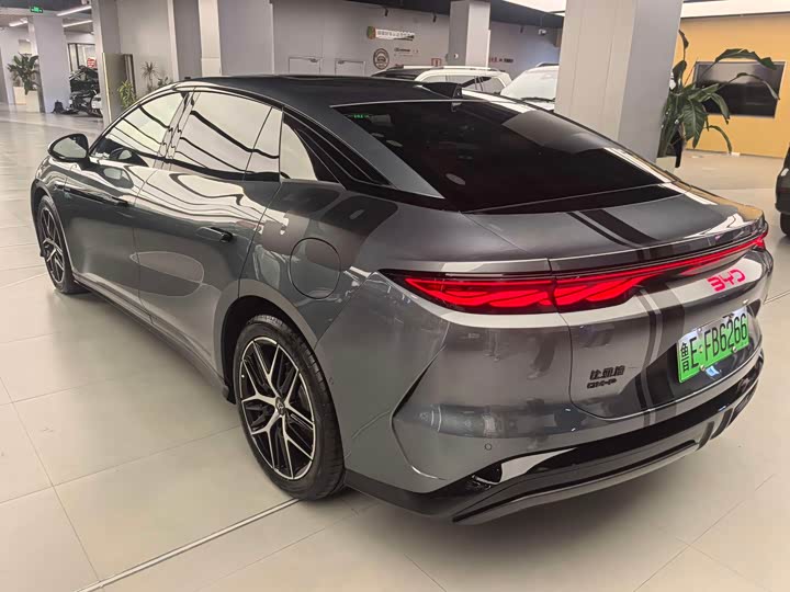BYD Han L 2025 2025款 DM-p 四驱激光雷达旗舰型