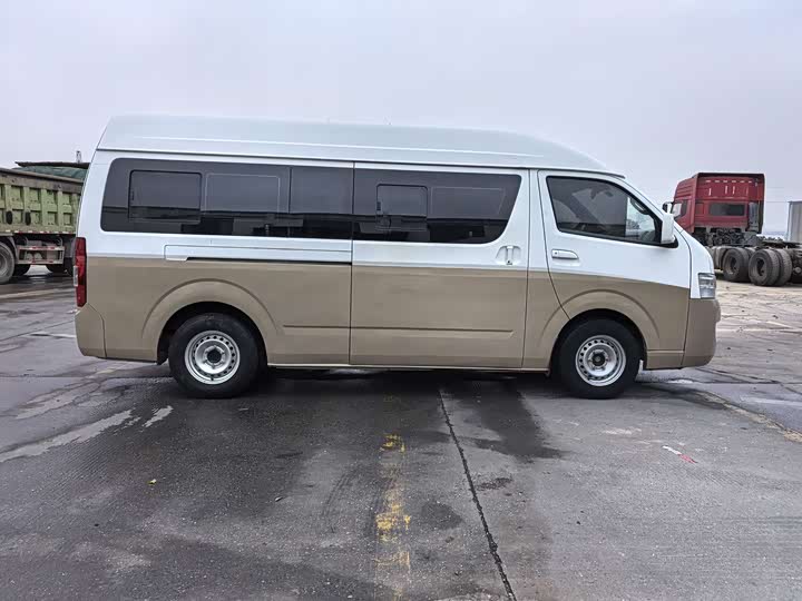 Foton G7 2021 2021款 2.4L汽油商运版长轴高顶6座明窗4K22D4M