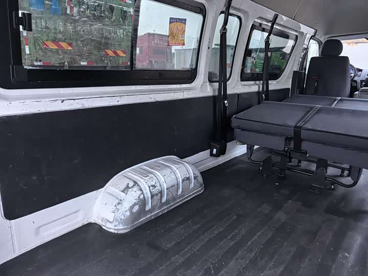 Foton G7 2021 2021款 2.4L汽油商运版长轴高顶6座明窗4K22D4M