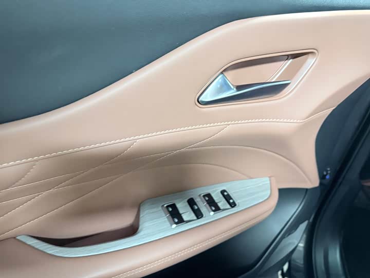 Changan UNI-Z Hybrid 2024 2024款 蓝鲸智电iDD 125km 卓越型