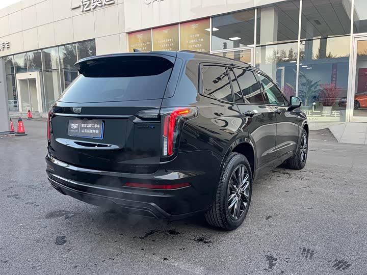 Cadillac XT6 2025 2025款 2.0T 六座四驱尊贵行政黑标版