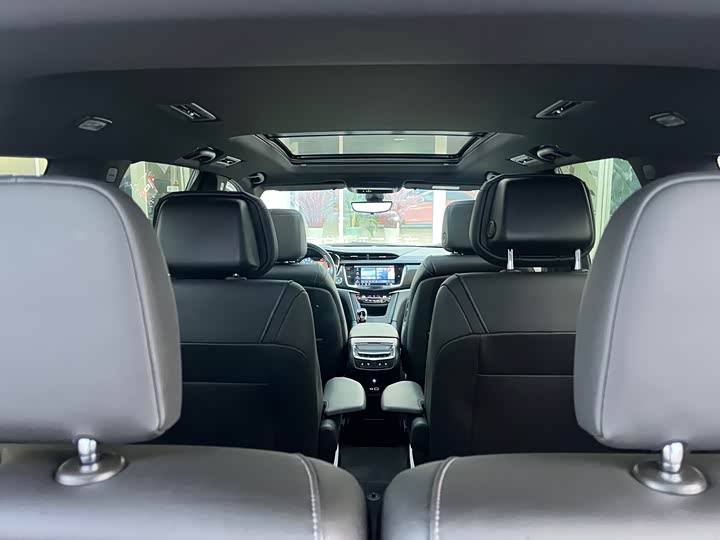 Cadillac XT6 2025 2025款 2.0T 六座四驱尊贵行政黑标版