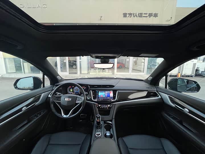 Cadillac XT6 2025 2025款 2.0T 六座四驱尊贵行政黑标版