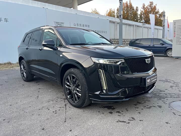 Cadillac XT6 2025 2025款 2.0T 六座四驱尊贵行政黑标版