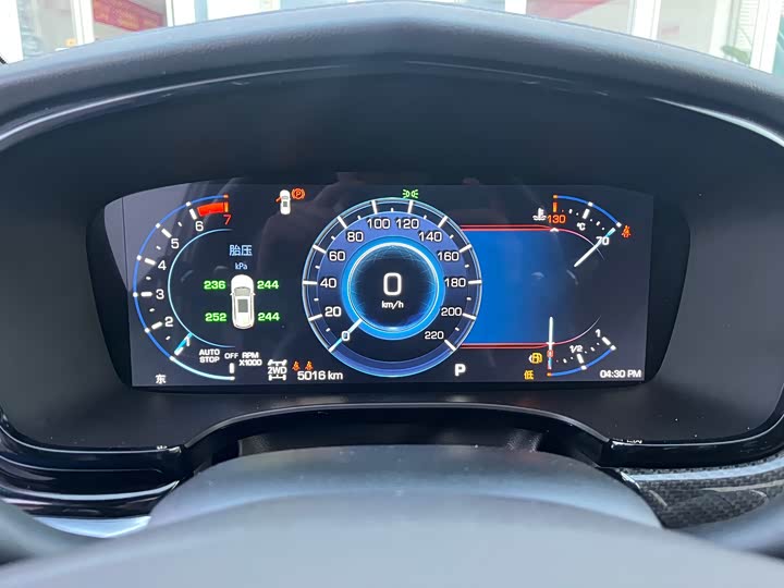 Cadillac XT6 2025 2025款 2.0T 六座四驱尊贵行政黑标版