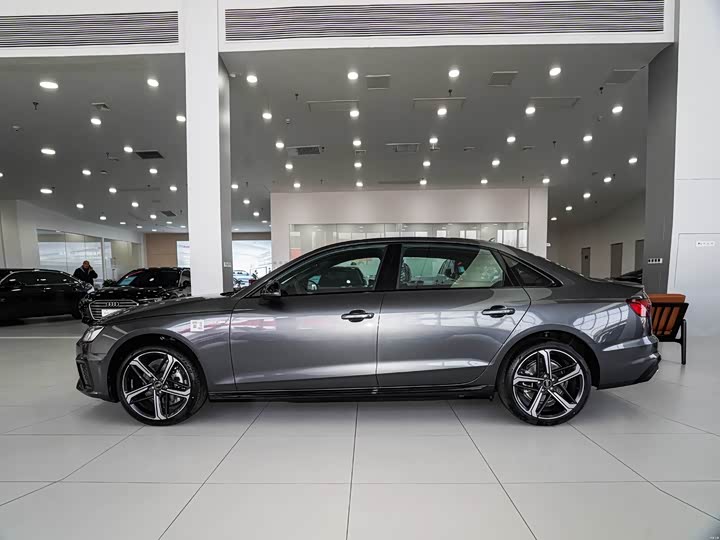 Audi A4L 2025 2025款 200万辆悦享版 40 TFSI 豪华动感型