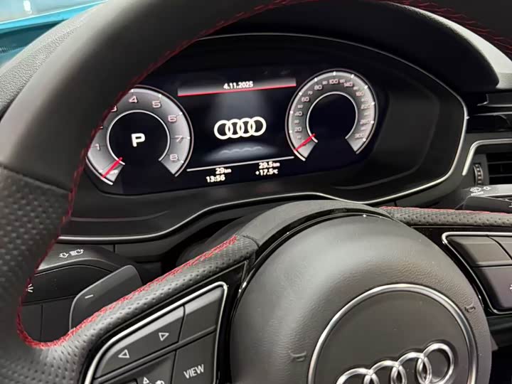 Audi A4L 2025 2025款 200万辆悦享版 40 TFSI 豪华动感型