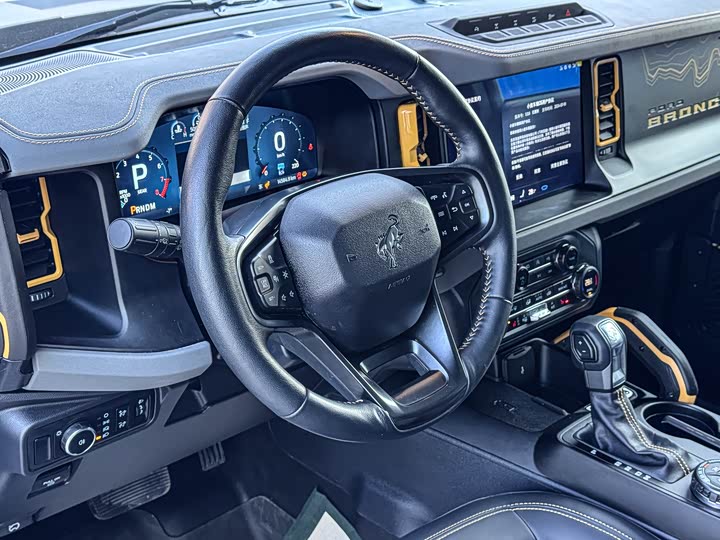 Ford Bronco 2024 2024款 2.3T 荒地