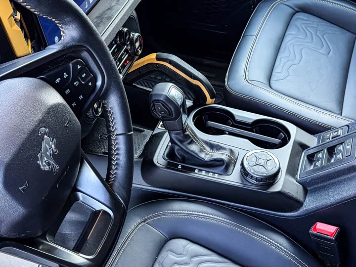 Ford Bronco 2024 2024款 2.3T 荒地