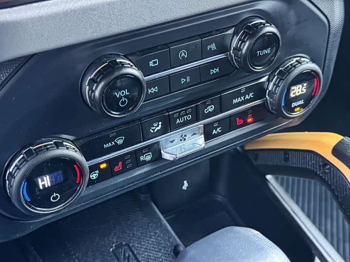 Ford Bronco 2024 2024款 2.3T 荒地