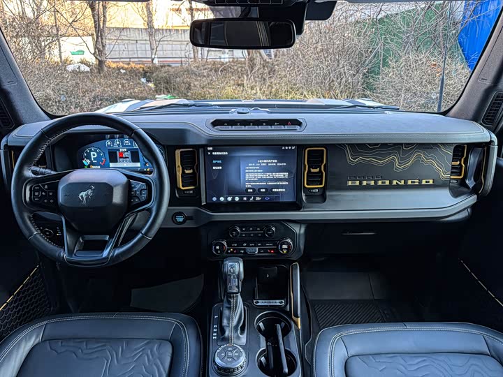 Ford Bronco 2024 2024款 2.3T 荒地