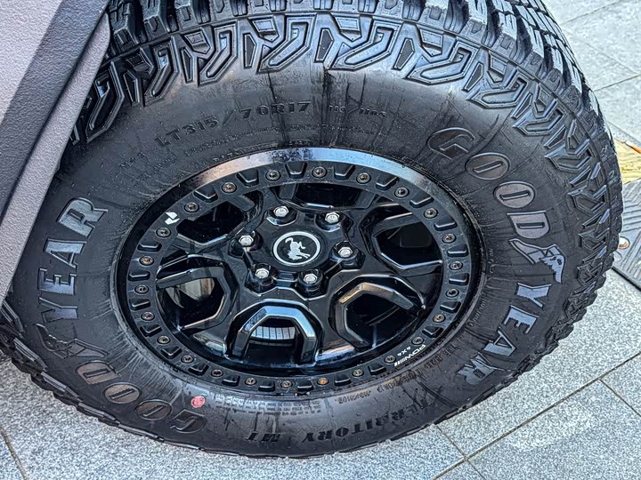 Ford Bronco 2024 2024款 2.3T 荒地