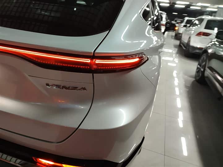 Toyota Venza 2023 2023款 2.0L CVT两驱豪华版