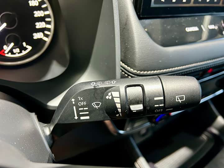 Nissan X-Trail 2023 2023款 e-POWER 超混双电机四驱豪华版