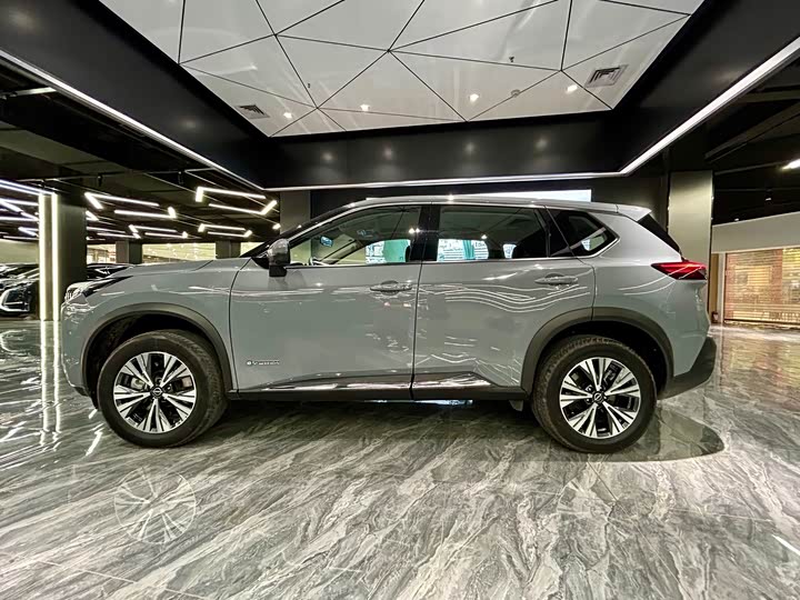 Nissan X-Trail 2023 2023款 e-POWER 超混双电机四驱豪华版