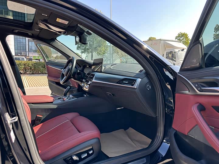 BMW 5 Series Hybrid 2022 2022款 改款二 535Le 先锋版M运动套装