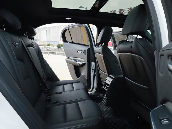 Cadillac XT4 2023 2023款 28T 两驱豪华型