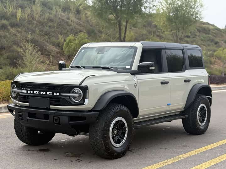 Ford Bronco 2024 2024款 2.3T 长滩大脚越野版