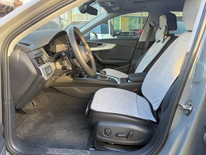 Audi A4 2021 2021款 Avant 先锋派 40 TFSI 时尚动感型