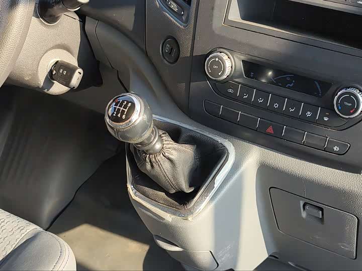 Foton Tuyano 2024 2024款 都市版多功能 2.0T手动 短轴低顶 后单胎5/6/9座