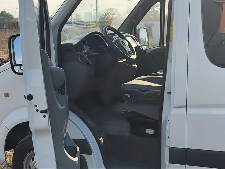 Foton Tuyano 2024 2024款 都市版多功能 2.0T手动 短轴低顶 后单胎5/6/9座