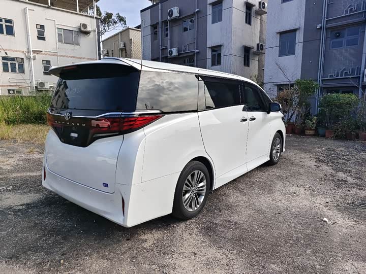Toyota Alphard 2023 2023款 双擎 2.5L 臻享·黄金版