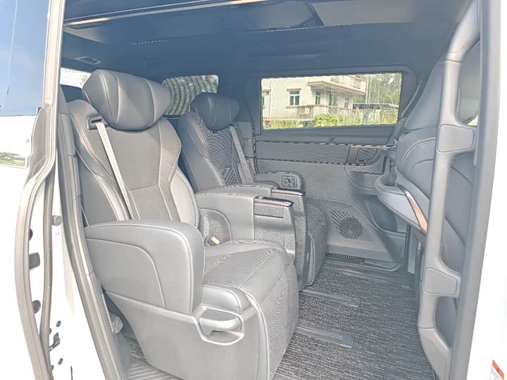 Toyota Alphard 2023 2023款 双擎 2.5L 臻享·黄金版