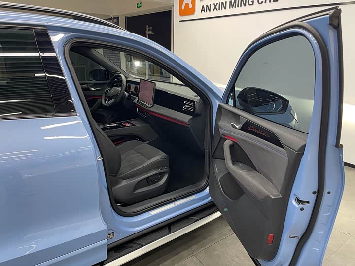 Volkswagen Tiguan L Pro 2025 2025款 PRO 380TSI 四驱 R-Line 智尊版