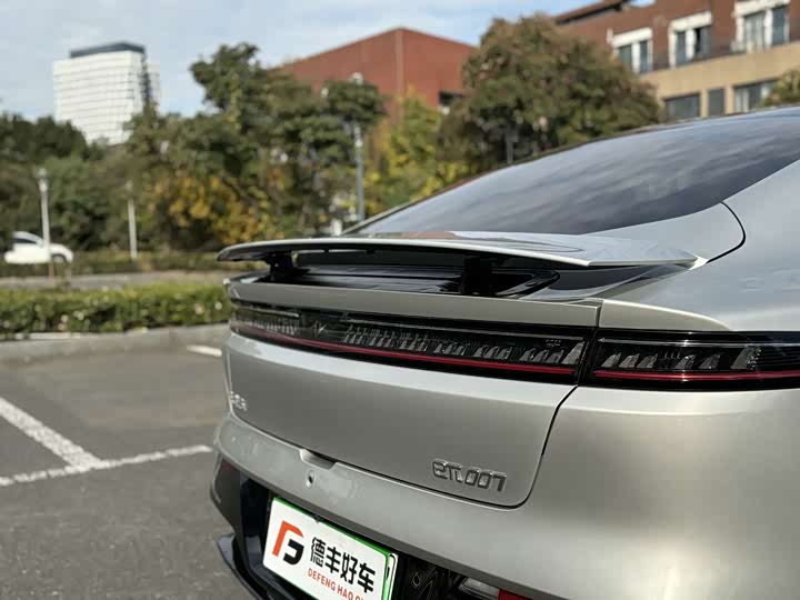 Dongfeng Yipai eπ 007 2025 2025款 纯电 565四驱Max领航版