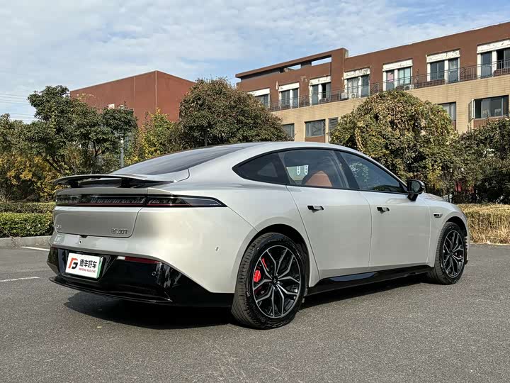 Dongfeng Yipai eπ 007 2025 2025款 纯电 565四驱Max领航版