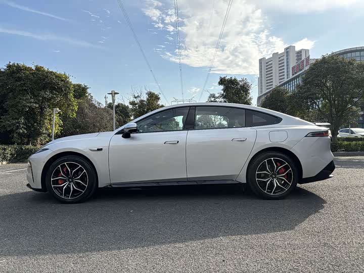 Dongfeng Yipai eπ 007 2025 2025款 纯电 565四驱Max领航版