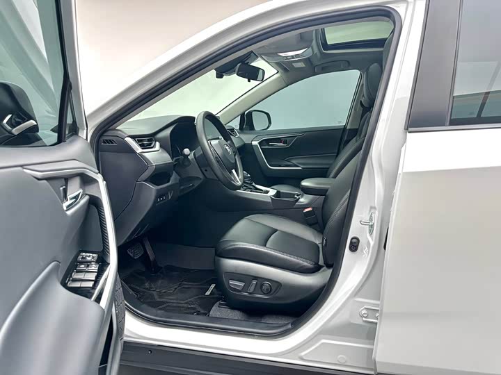 Toyota RAV4 2024 2024款 2.0L CVT两驱风尚版