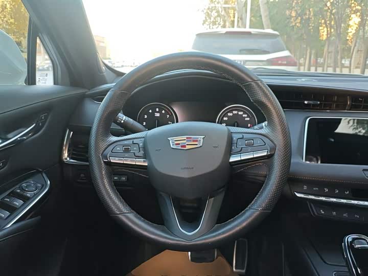 Cadillac XT4 2022 2022款 28T 四驱铂金型