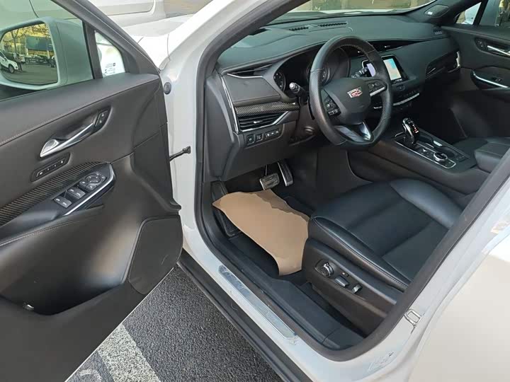 Cadillac XT4 2022 2022款 28T 四驱铂金型