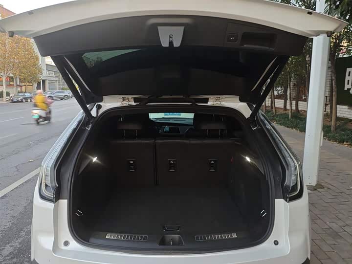 Cadillac XT4 2022 2022款 28T 四驱铂金型