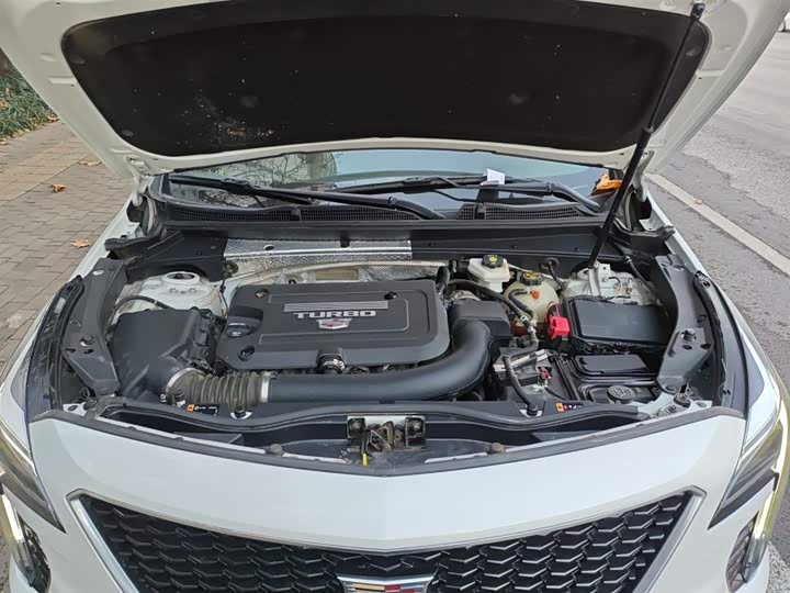 Cadillac XT4 2022 2022款 28T 四驱铂金型